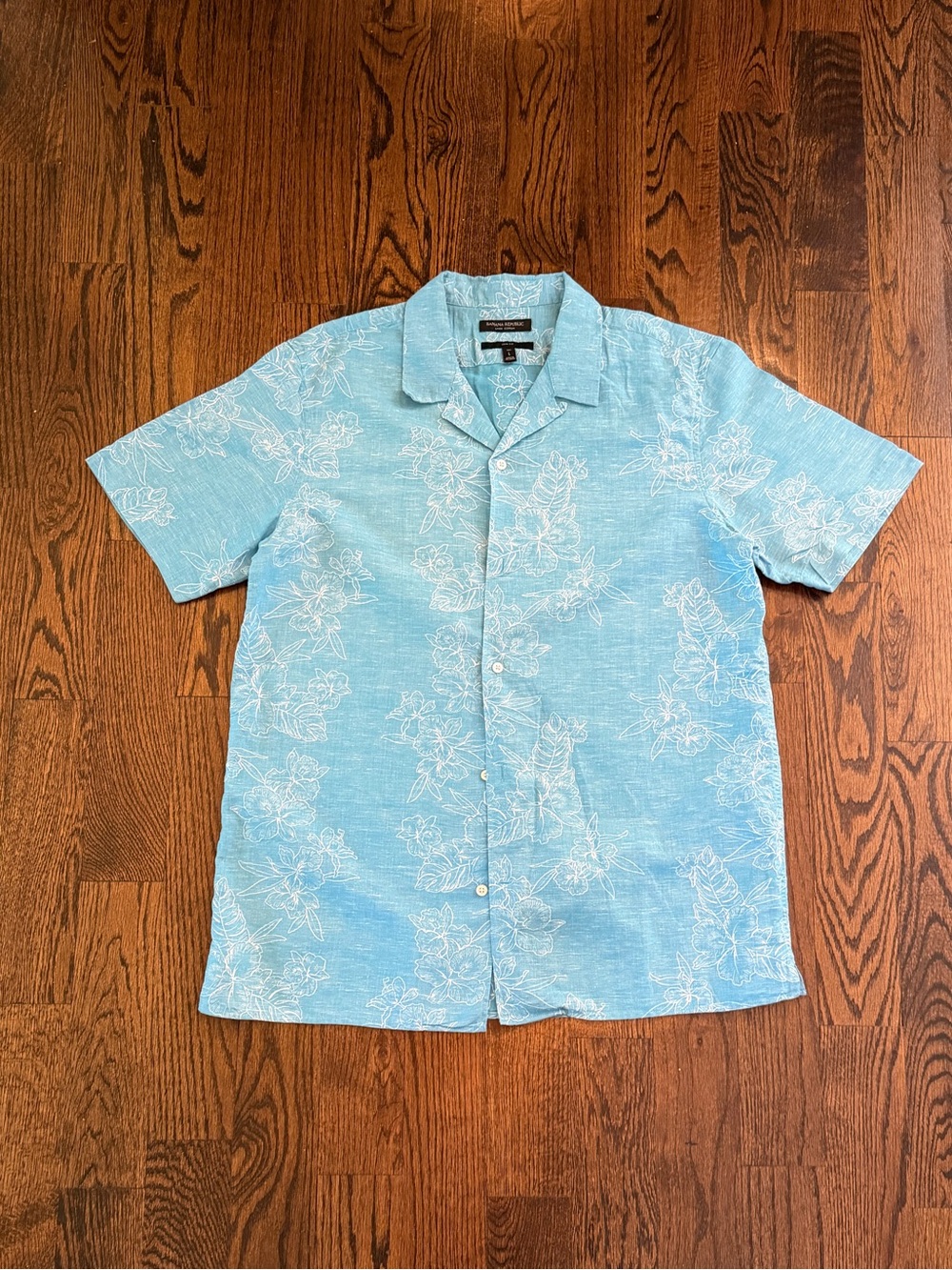 Banana Republic Light Blue Short Sleeve Floral Men’s Button-Down Shirt